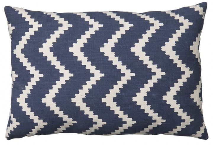 Ikat Sema - Blue/Off White OUTDOOR i gruppen Kuddar / Rum / Uterum hos Chhatwal & Jonsson (ZOIC310244-9)