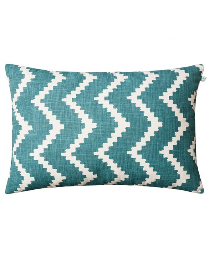 Ikat Sema - Heaven Blue/Off White OUTDOOR i gruppen Kuddar / Rum / Uterum hos Chhatwal & Jonsson (ZOIC310250-15)